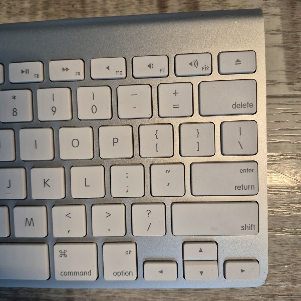 Apple A1314 Bluetooth Wireless Magic Keyboard | Tested & Working - Picture 4 of 8